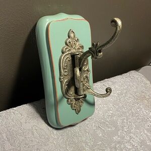 Vintage-Style Adjustable Wall Hook in Mint and Silver